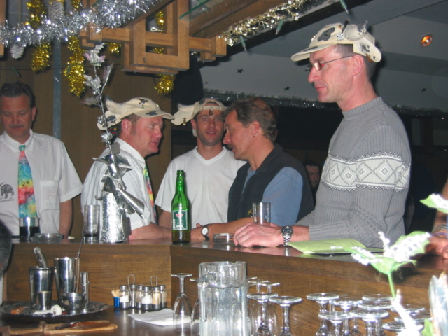 102-0235_IMG