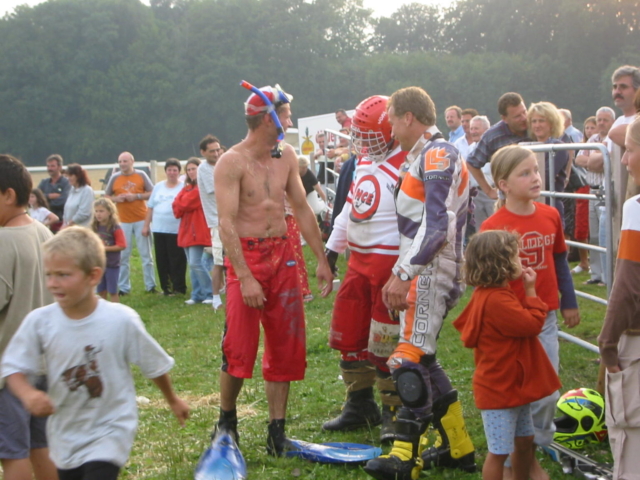 116-1635_IMG